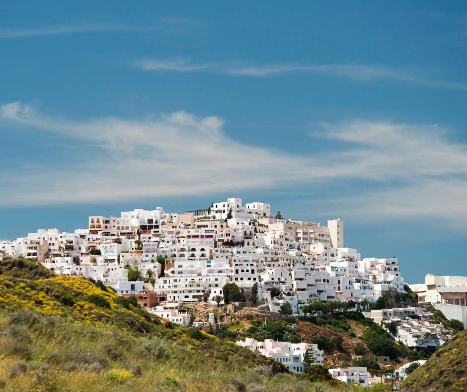 Mojácar is preparing for one of the busiest Easter Weeks in recent years, with a forecast of a very high hotel occupancy rate and many establishments near to full capacity. 